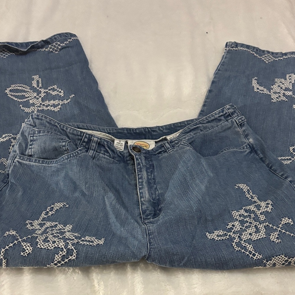Stylish Blue Embroidered Women's Jeans